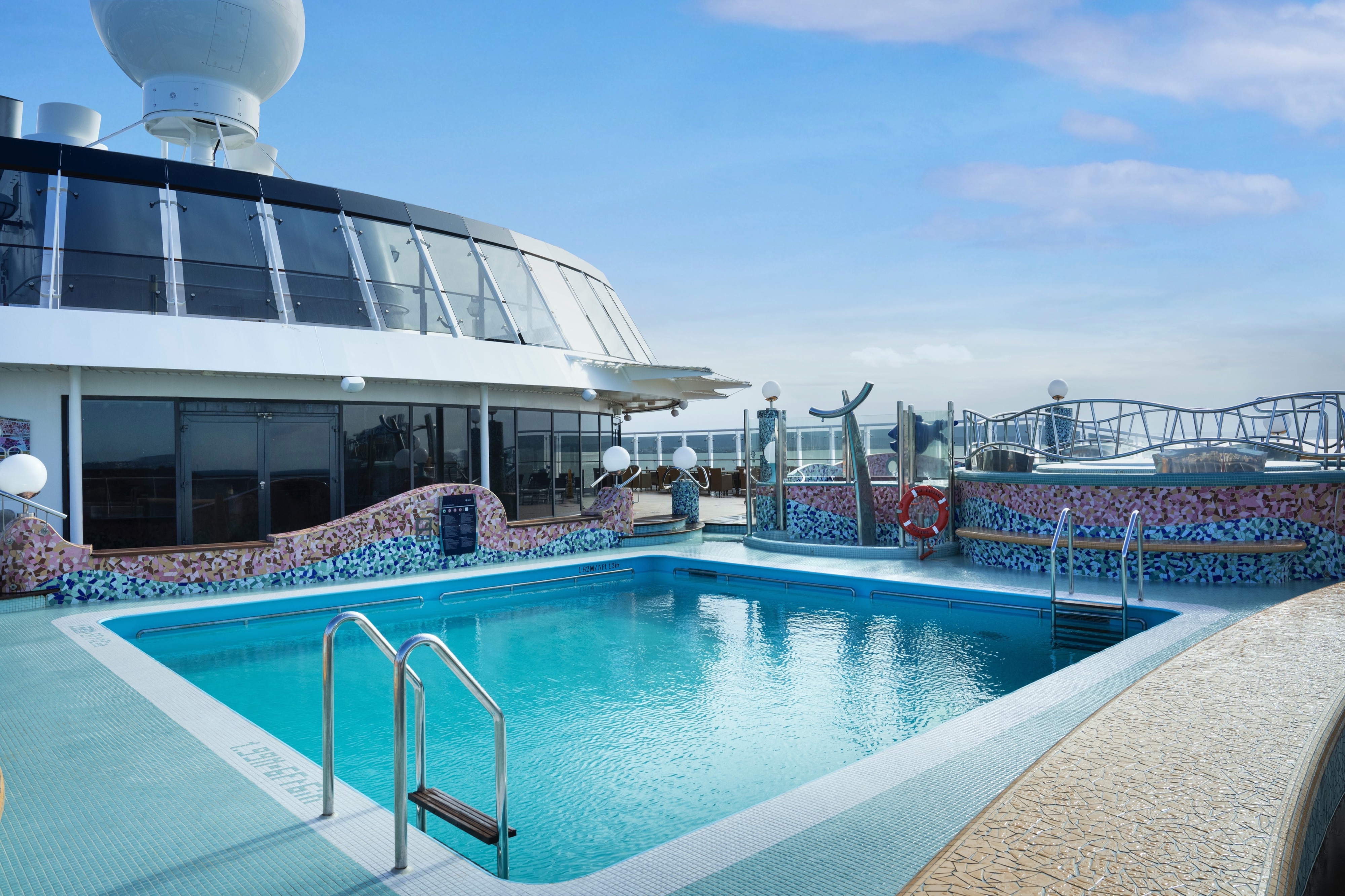 MSC Fantasia - Swimming Pools